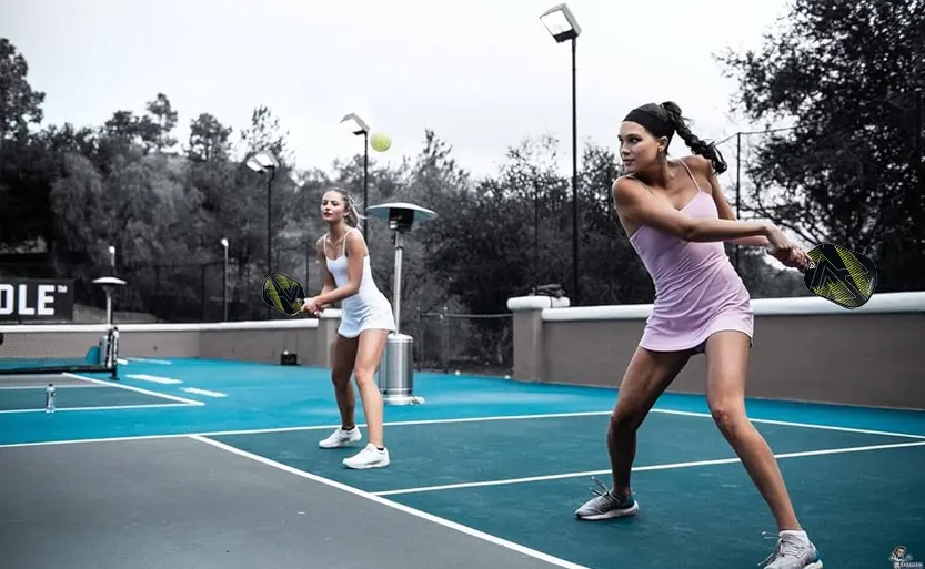 Vad är skillnaden mellan pickleball och tennis